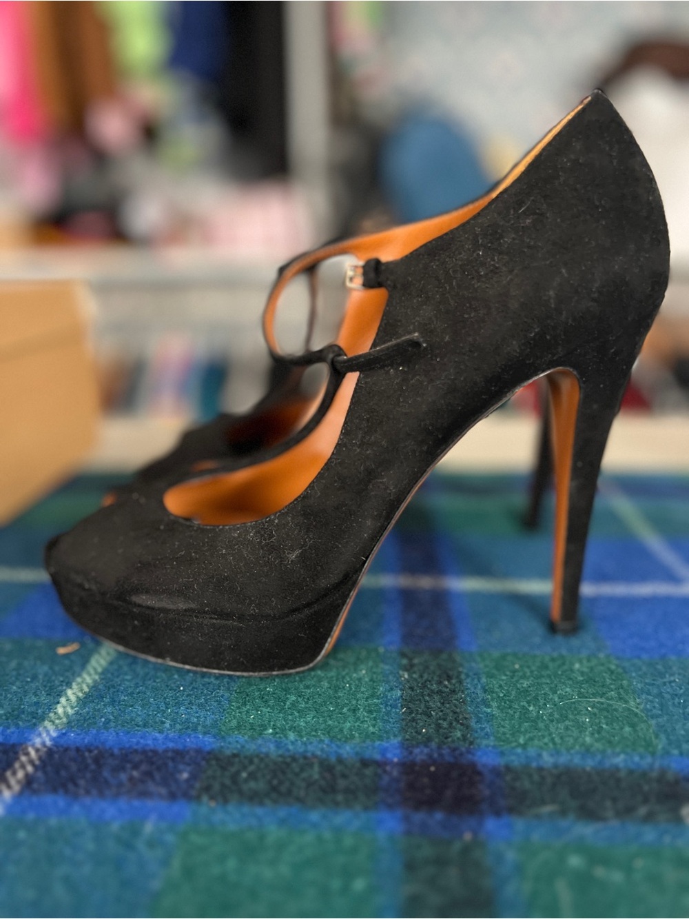 Gucci Black Suede T-Strap Peep-Toe Pumps - Picture 3 of 6